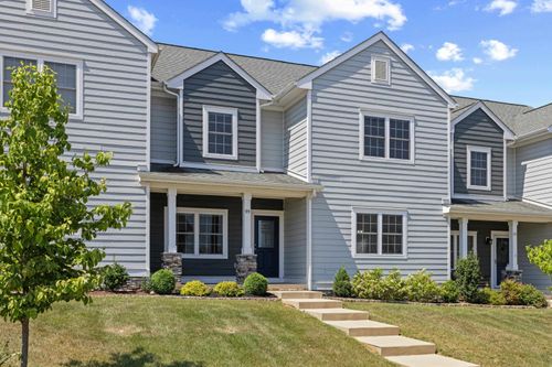 99 Whispering Oaks Dr, STAUNTON, VA, 24401-5537 | Card Image