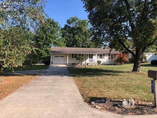 43 Siesta Dr, Tiffin, OH, 44883-3436 | Card Image