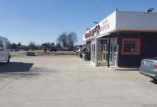 28762 Warren Rd, Westland, MI, 48185-2628 | Card Image