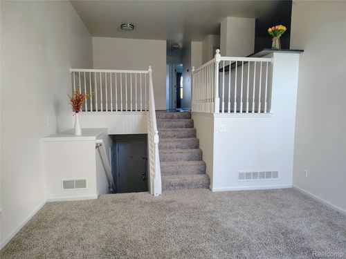 2875 Barclay Way, Ann Arbor, MI, 48105-9462 | Card Image