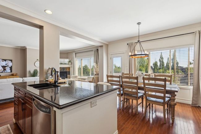 316 Everbrook Way Sw, House other with 4 bedrooms, 4 bathrooms and 4 parking in Calgary AB | Image 8