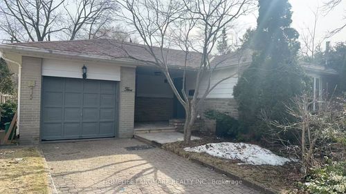 5 Park Glen Drive, North York, ON, M3B1K4 | Card Image