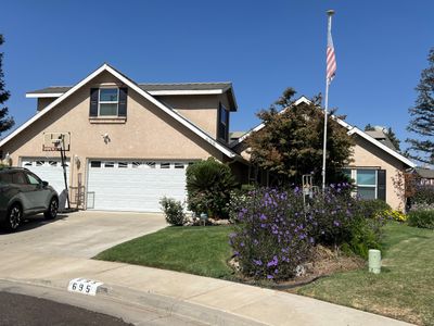 695 Sunnyview Court, House other with 4 bedrooms, 2 bathrooms and null parking in Exeter CA | Image 2