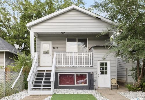 1337 Athol St, Regina, SK, S4T3C6 | Card Image