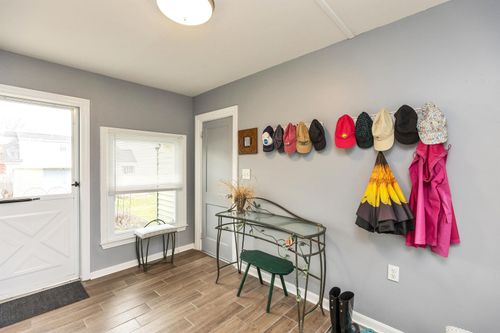 24 Dexter Street, Nashua, NH, 03060 | Card Image