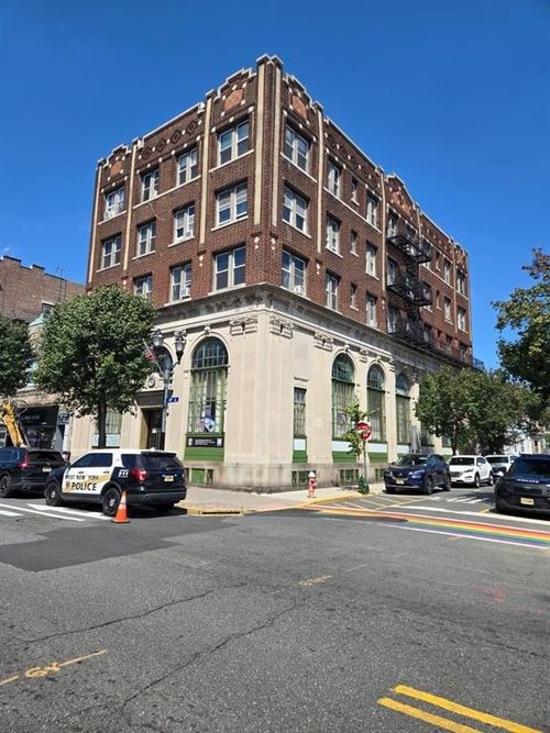 210-440 60th St, West New York, NJ, 07093-2230 | Card Image
