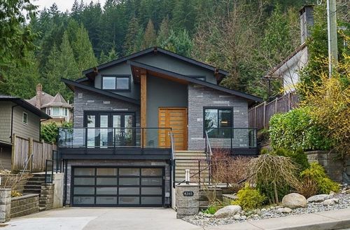 4365 Mountain Highway, North Vancouver, BC, V7K2K3 | Card Image