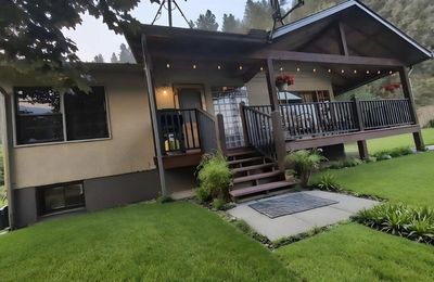 2398 Cunningham Rd, House other with 4 bedrooms, 1 bathrooms and 20 parking in Central Kootenay Rd Rural BC | Image 1