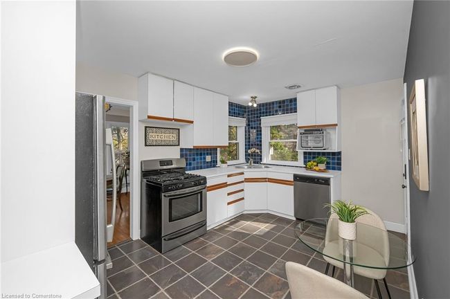 1386 Centre Rd, House other with 4 bedrooms, 2 bathrooms and 11 parking in Carlisle ON | Image 10