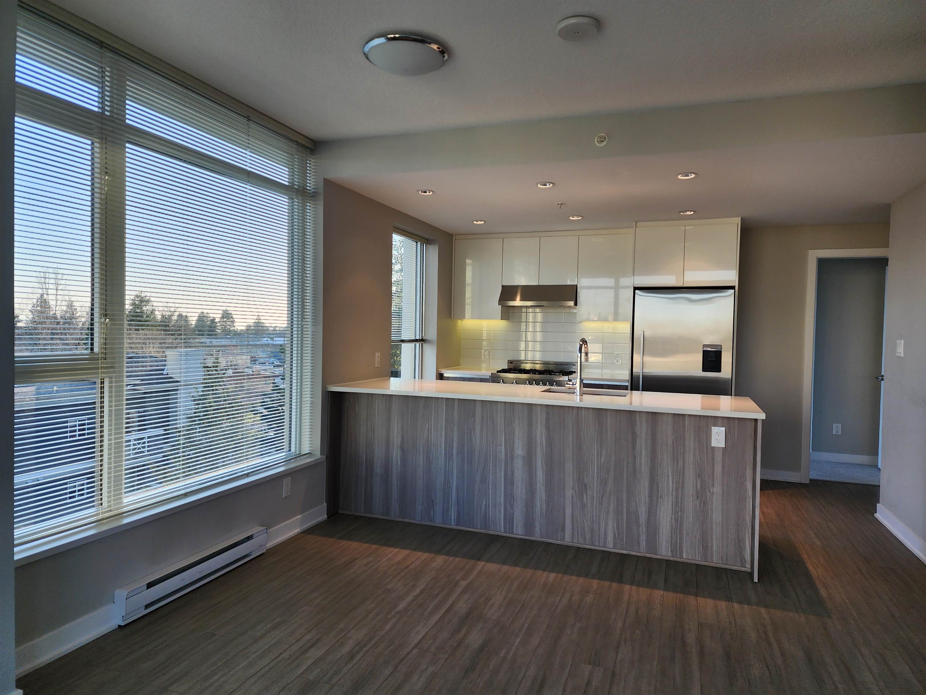 50x - 4900 Lennox Lane, Condo with 2 bedrooms, 0 bathrooms and 1 parking in Burnaby BC | Image 2