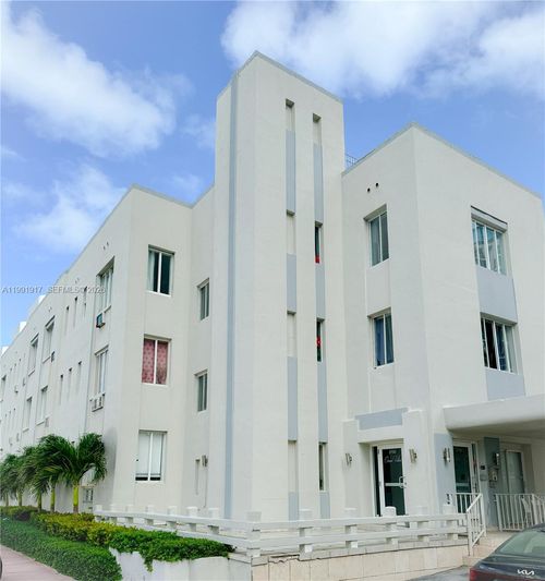 apt-202-3700 Collins Ave, Miami Beach, FL, 33140-4047 | Card Image