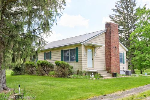 69 W Snover Rd, Mayville, MI, 48744-9621 | Card Image