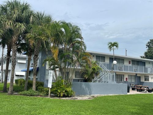 apt-502-1605 Ne 126th St, North Miami, FL, 33181-2516 | Card Image
