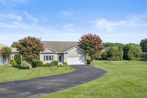 1222 8th Fairway Ln, Huddleston, VA, 24104-3566 | Card Image