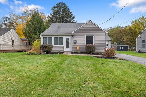 105 Marilyn Ave, Syracuse, NY, 13212-3812 | Card Image