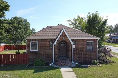 3300 W 131st St, Cleveland, OH, 44111-2552 | Card Image