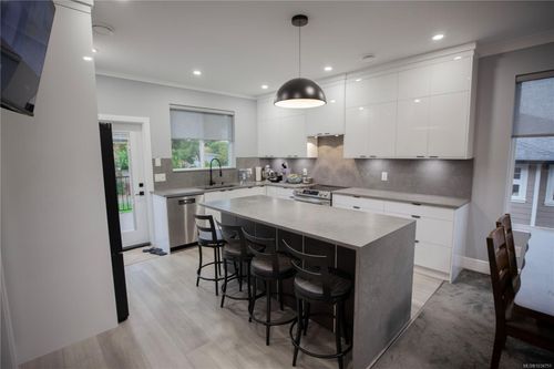 741 Snowdrop Ave, Victoria, BC, V8Z2N3 | Card Image