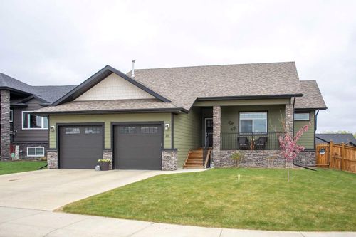 10 Elma Street, Lacombe, AB, T4L0G2 | Card Image