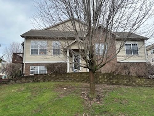 611 E Willow St, Elburn, IL, 60119-7113 | Card Image