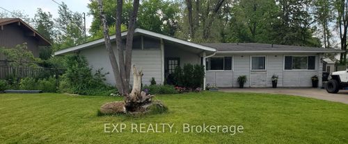 210 S Service Rd, Mississauga, ON, L5G2S1 | Card Image