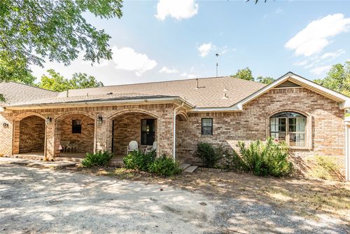 264 Oak St, Nocona, TX, 76255-4915 | Card Image