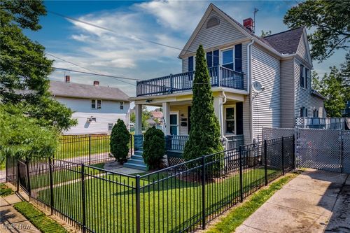 3325 W 98th St, Cleveland, OH, 44102-4603 | Card Image