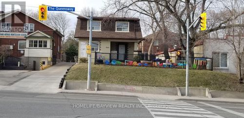 600 N The Queensway Toronto W7 Way, Toronto (Stonegate-Queensway), ON, M8Y1K1 | Card Image