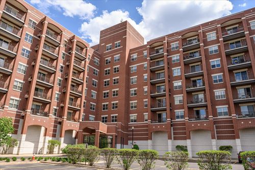apt-520-1700 Riverwoods Dr, Melrose Park, IL, 60160-1617 | Card Image
