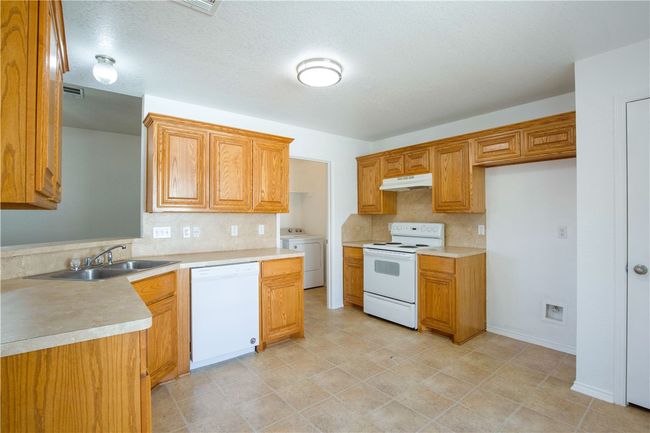 1606 Prickly Pear, House other with 3 bedrooms, 2 bathrooms and 4 parking in Lockhart TX | Image 12