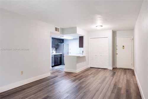 209-15888 Sw 95th Ave, Miami, FL, 33157-1926 | Card Image
