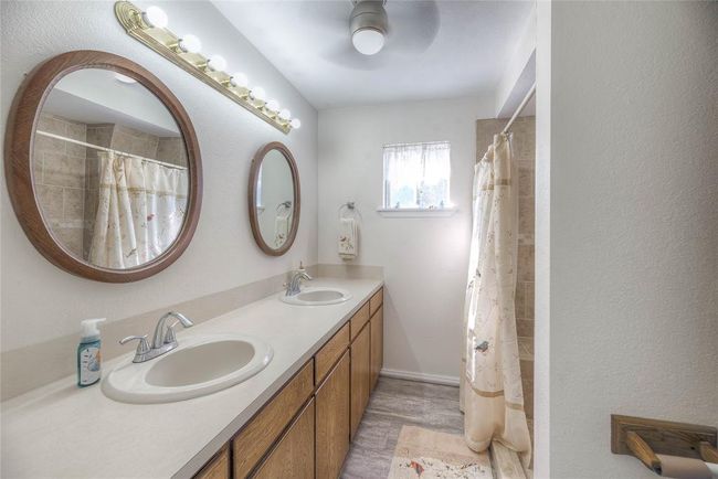 Bathroom in main house | Image 5