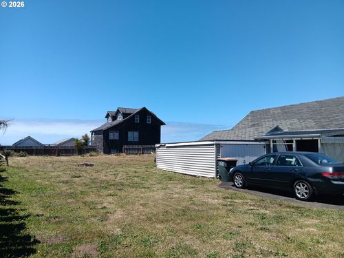 213 Nw Cliff St, Newport, OR, 97365-3707 | Card Image