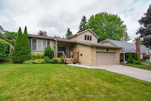 31 Conifer Cres, London, ON, N6K2V3 | Card Image