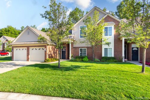 14386 Shadywood Dr, Sterling Heights, MI, 48312-3428 | Card Image