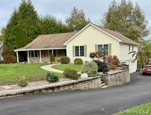 16 Carol Anns Way, Saugerties, NY, 12477-8701 | Card Image