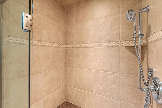 guest suite bathroom | Image 42