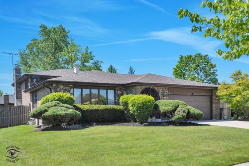 825 Walnut Dr, Darien, IL, 60561-4532 | Card Image