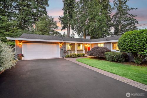 5121 Sunset Dr W, University Place, WA, 98467-1946 | Card Image