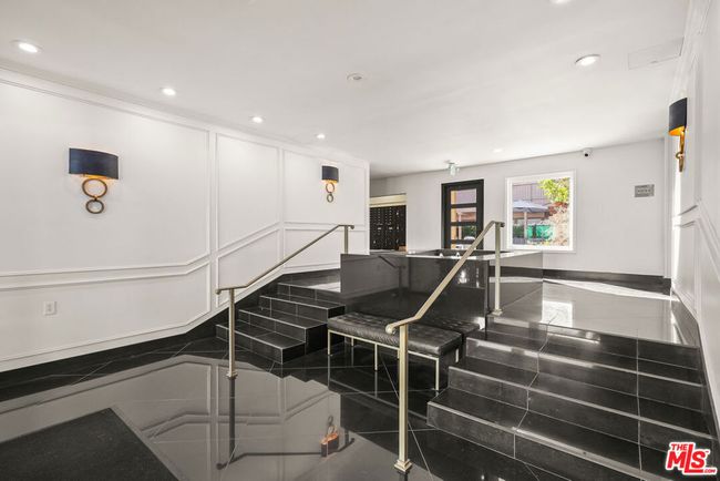 APT-114 - 1121 N Olive Dr, Condo with 1 bedrooms, 1 bathrooms and 1 parking in West Hollywood CA | Image 13