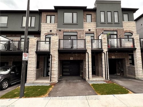 10-290 Equestrian Way, Cambridge, ON, N3E0E7 | Card Image