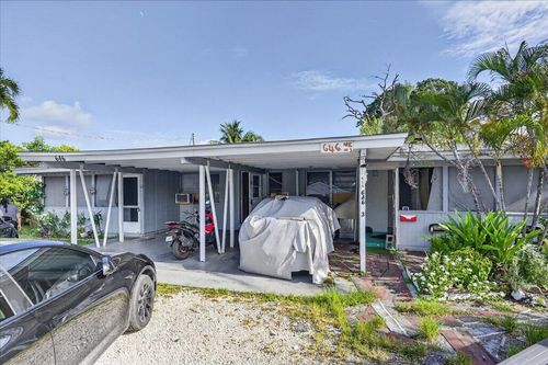 646 Ne 38th St, Oakland Park, FL, 33334-2928 | Card Image