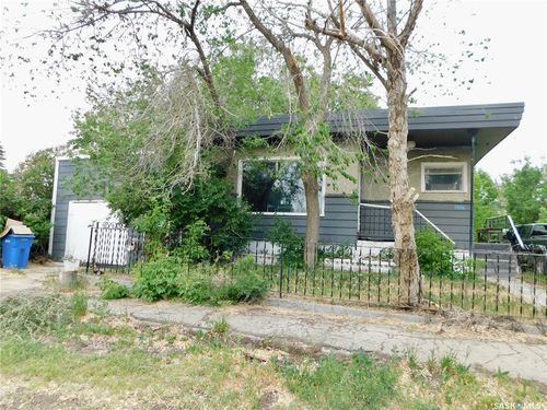 1004 2nd St N, Rockglen, SK, S0H0A4 | Card Image