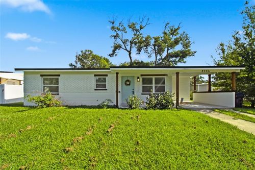 2004 E Broad St, TAMPA, FL, 33610-1028 | Card Image