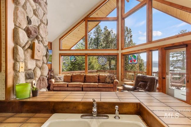 947 Thompson Dr, House other with 3 bedrooms, 4 bathrooms and 3 parking in Cascade ID | Image 9