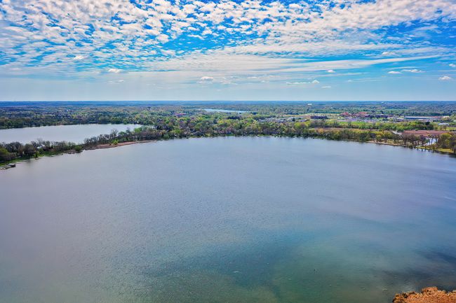 75 N Lake Ave, House other with 4 bedrooms, 4 bathrooms and 7 parking in Third Lake IL | Image 49