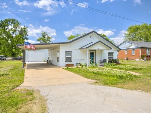 104 N Cedar Ave, Stroud, OK, 74079-4244 | Card Image