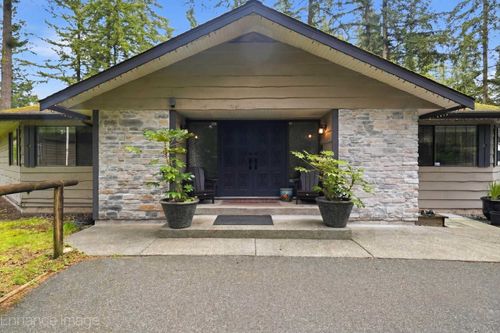 2890 202 St, Langley, BC, V2Z2B9 | Card Image