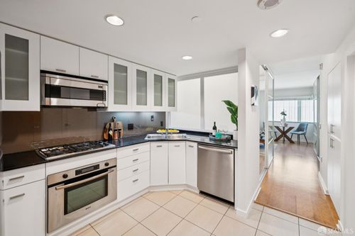 n706-333 1st St, San Francisco, CA, 94105-3054 | Card Image