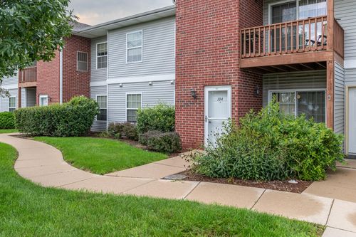 210 Remer Rd, Elkhorn, WI, 53121-4627 | Card Image