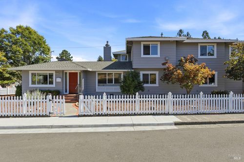 2044 Hawthorne Court, Santa Rosa, CA, 95404 | Card Image